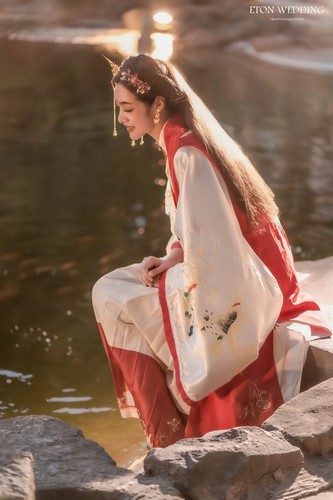 漢服婚紗推薦,婚紗工作室漢服,漢服婚紗攝影,漢服婚禮禮服,傳統漢服婚紗,時尚漢服婚紗,漢服個人寫真,漢服全家福攝影,漢服拍照,漢服寫真
